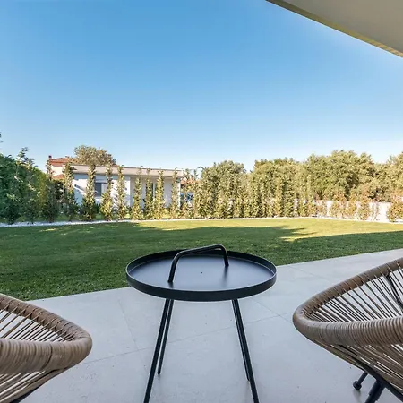 Garden House Apartment